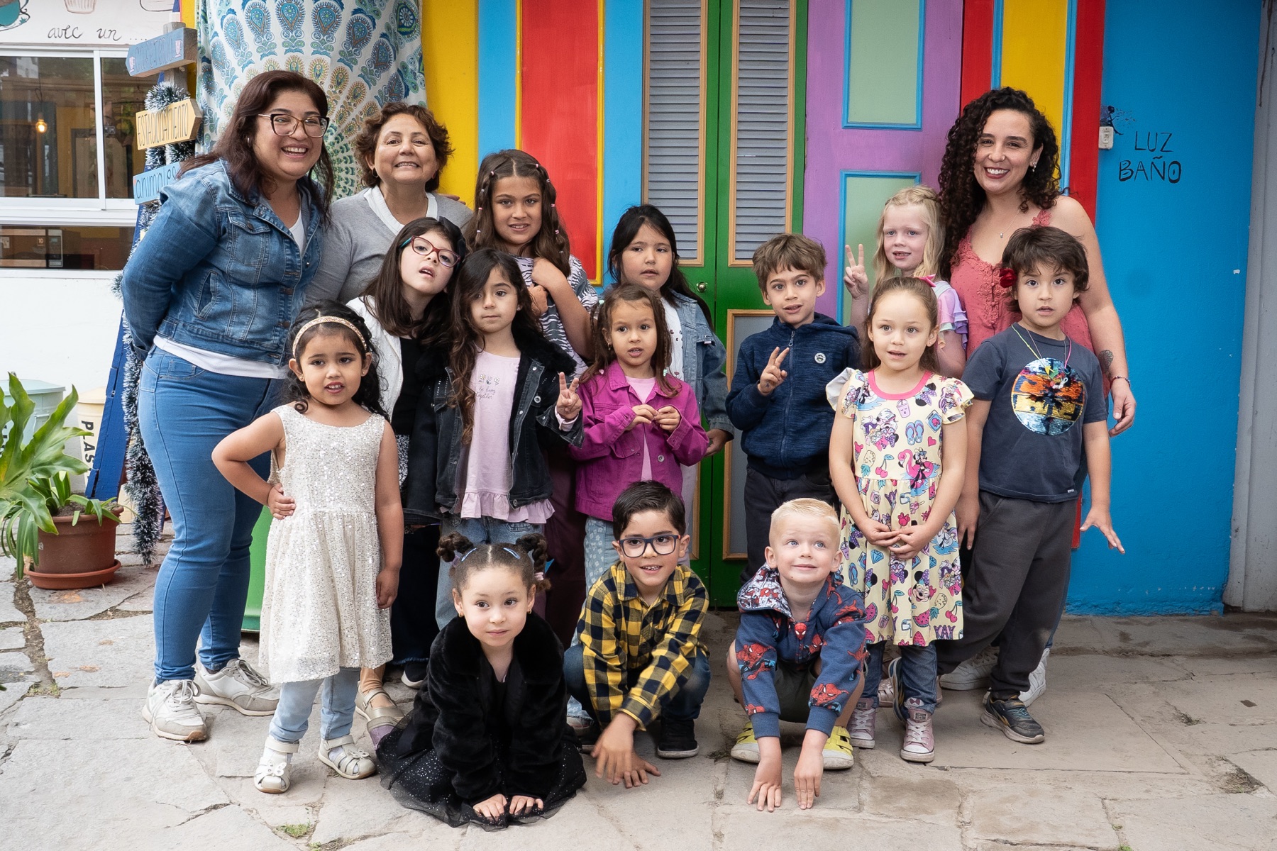 El grupo de Aula Sole con sus educadoras, 2025